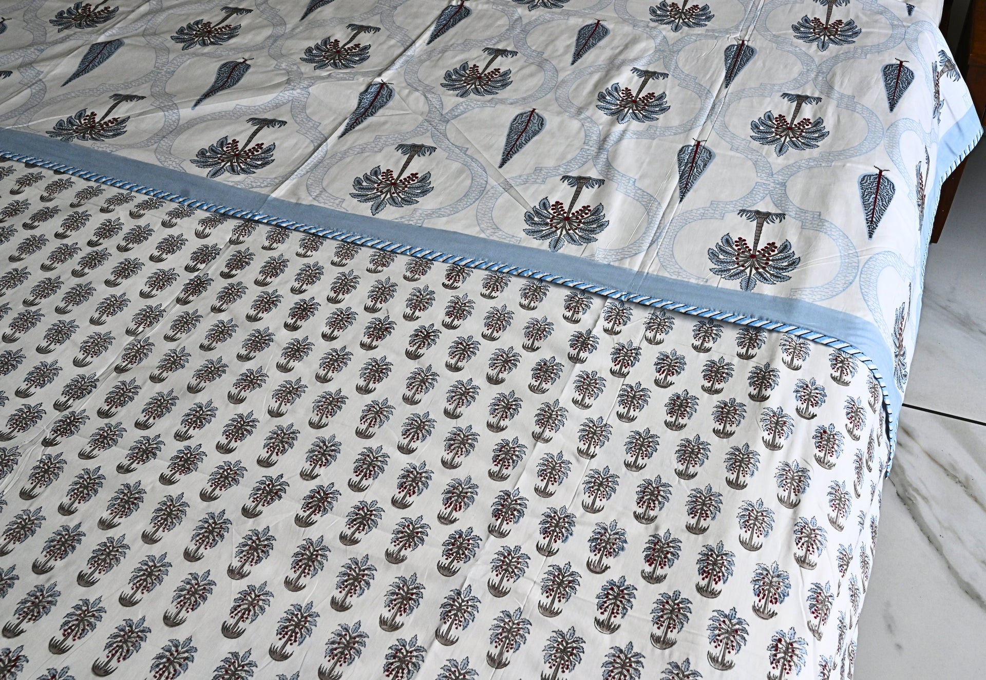 Cotton Dohar Blankets – Lightweight Comfort for All Seasons | Aavya Homes - Aavya Homes