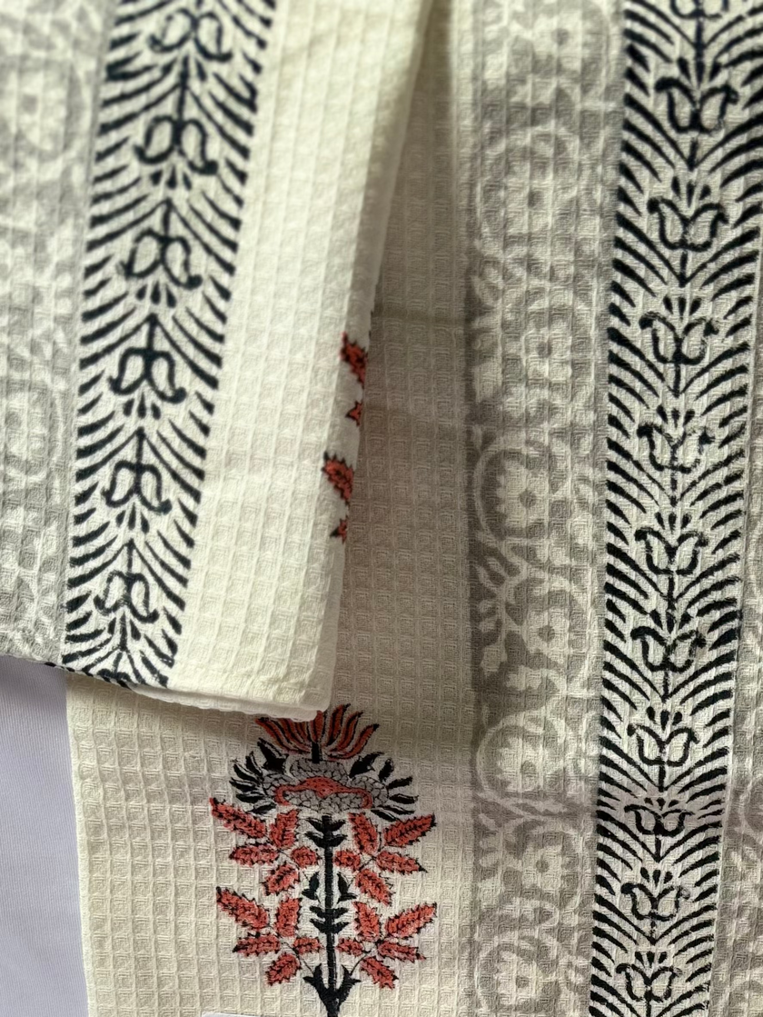 Handblock printed Paisley design waffle cotton towel set
